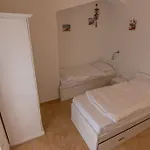 阿托斯公寓 公寓 *