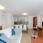 Athos ראבץ