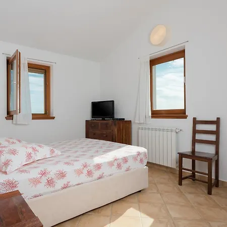 Athos Apartment *